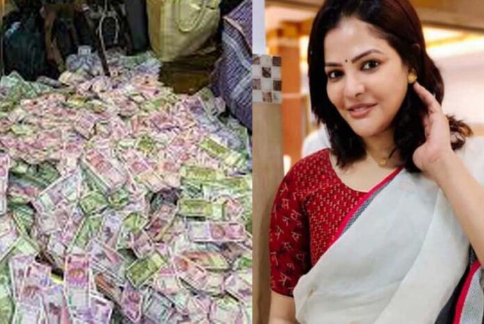 ಬಂಗಾಳ ಸಚಿವನ ಆಪ್ತೆ ಇನ್ನೊಂದು ಮನೆಯಲ್ಲಿತ್ತು ಸಿಕ್ಕಿತು ದುಡ್ಡಿನ ರಾಶಿ!