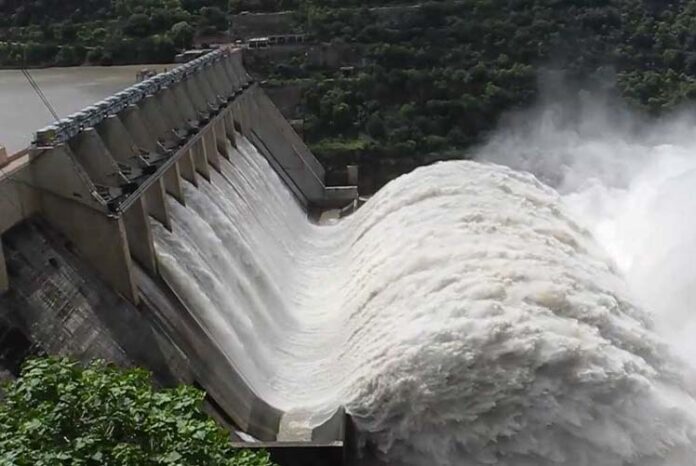 ಹರಿದುಬರುತ್ತಿದೆ ನೀರಿನ ‘ಪ್ರವಾಹ’: ಕೇರಳದಲ್ಲಿ ‘ರೆಡ್ ಅಲರ್ಟ್’ನತ್ತ ಮೂರು ಅಣೆಕಟ್ಟುಗಳು!