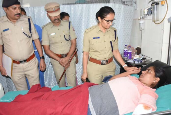 ಸ್ಥಳ ಮಹಜರ್ ವೇಳೆ ಮಹಿಳಾ ಪಿಎಸ್ಐ ಮೇಲೆ ಹಲ್ಲೆ: ಆಸ್ಪತ್ರೆಗೆ ದಾಖಲು