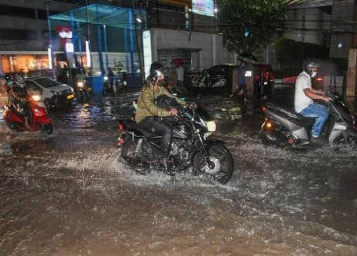 ಮಾಂಡೌಸ್ ಚಂಡಮಾರುತ ಎಫೆಕ್ಟ್: ಬೆಂಗಳೂರಿನಲ್ಲಿ ಉತ್ತಮ ಮಳೆ