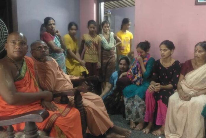 ಪ್ರವೀಣ್ ಕುಟುಂಬಕ್ಕೆ ಶಿವಗಿರಿ ಮಠದ ಸ್ವಾಮೀಜಿ ಸಾಂತ್ವನ
