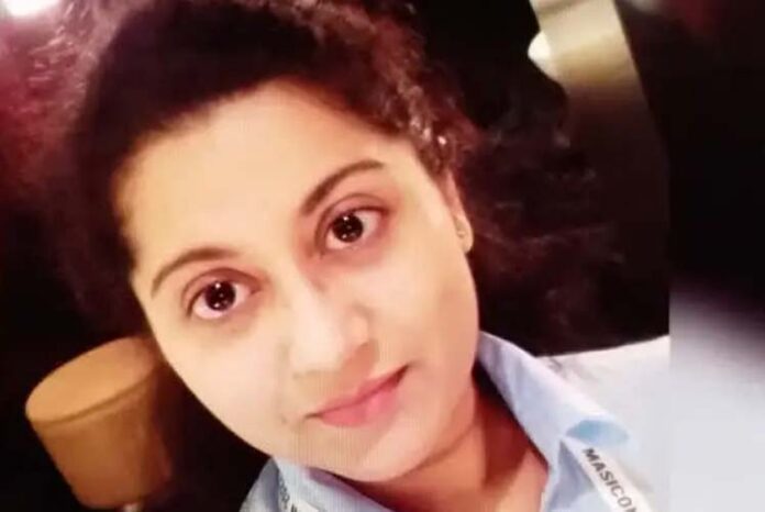 ಫುಟ್​ಪಾತ್​ ನಲ್ಲಿ ಪತ್ತೆಯಾಯಿತು ಯುವ ವೈದ್ಯೆಯ ಮೃತದೇಹ: ಸಾವಿಗೆ ಕಾರಣ ನಿಗೂಢ!