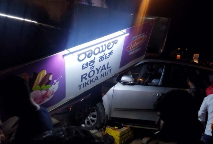 ಚಾಲಕನ ನಿಯಂತ್ರಣ ತಪ್ಪಿ ಹೊಟೇಲ್ ಗೆ ನುಗ್ಗಿದ ಕಾರು: ಇಬ್ಬರಿಗೆ ಗಾಯ