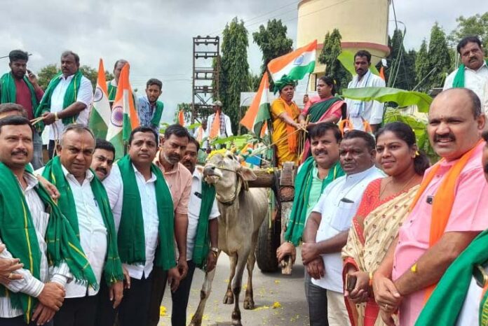 ಆಜಾದಿ ಕಾ ಅಮೃತ ಮಹೋತ್ಸವ: ಹರ್ ಘರ್ ತಿರಂಗಾ ಎತ್ತಿನಗಾಡಿ ಯಾತ್ರೆ!