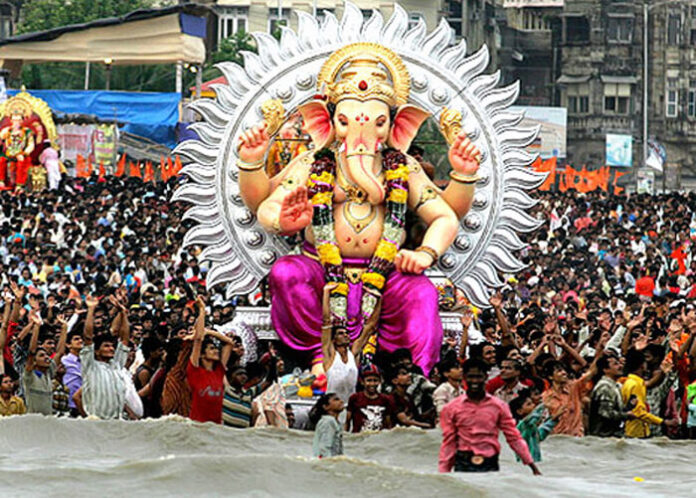 ಗಣಪತಿ ವಿಸರ್ಜನೆ ವೇಳೆ ನೀರಿನಲ್ಲಿ ಮುಳುಗಿ ಆರು ಯುವಕರ ಸಾವು