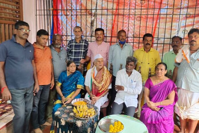 ಸ್ವಾತಂತ್ರ್ಯ ಹೋರಾಟಗಾರ ವೆಂಕಣ್ಣ ಬೊಮ್ಮಣ್ಣ ನಾಯಕ ಮನೆಗೆ ಸಚಿವ ಕೋಟ ಭೇಟಿ