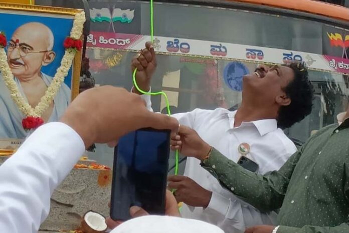 ಯಶವಂತಪುರದಲ್ಲಿ ಸ್ವಾತಂತ್ರ್ಯ ಆಚರಣೆ: ಧ್ವಜಾರೋಹಣ ನೆರವೇರಿಸಿದ ಪಾಲಿಕೆ ಸದಸ್ಯ ವೆಂಕಟೇಶ್