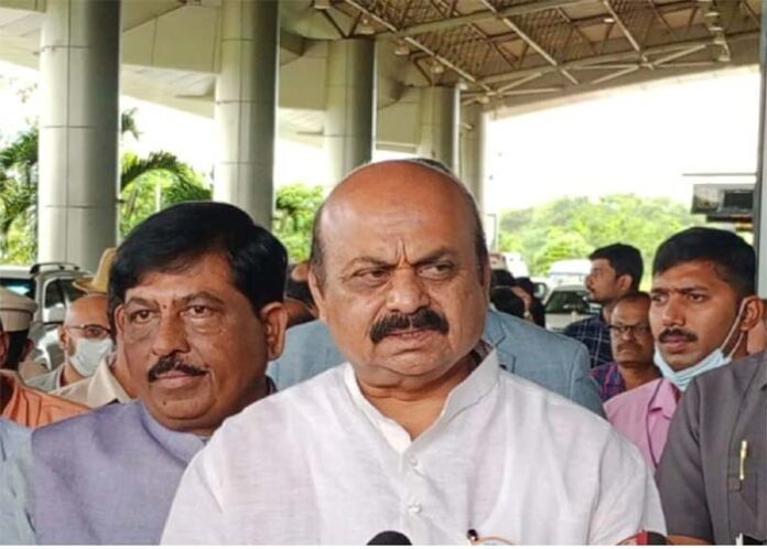 ಪೊಲೀಸ್ ಗೌರವದೊಂದಿಗೆ ಧ್ರುವನಾರಾಯಣ ಅಂತ್ಯಕ್ರಿಯೆ: ಸಿಎಂ ಬೊಮ್ಮಾಯಿ