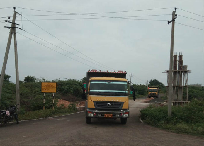 ಬೈಕ್-ಟಿಪ್ಪರ್ ಡಿಕ್ಕಿ: ಸವಾರ ಸ್ಥಳದಲ್ಲೇ ಸಾವು