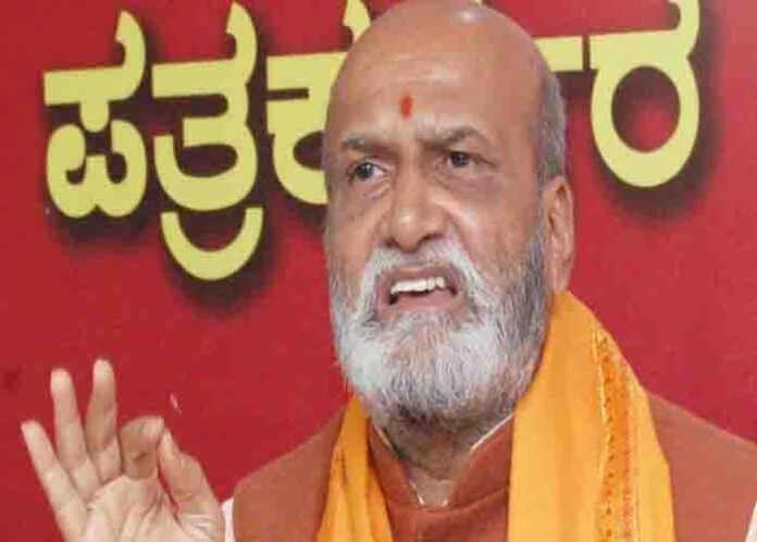 ನಾಸ್ತಿಕತೆ ಇರುವವರಿಗೆ ಹಿಂದೂ ಶಬ್ದದ ಬಗ್ಗೆ ಮಾತನಾಡುವ ನೈತಿಕ ಹಕ್ಕಿಲ್ಲ: ಪ್ರಮೋದ್ ಮುತಾಲಿಕ್