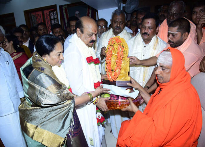 ಸುತ್ತೂರು ಮಠಕ್ಕೆ ಸಿಎಂ ಬೊಮ್ಮಾಯಿ ಭೇಟಿ