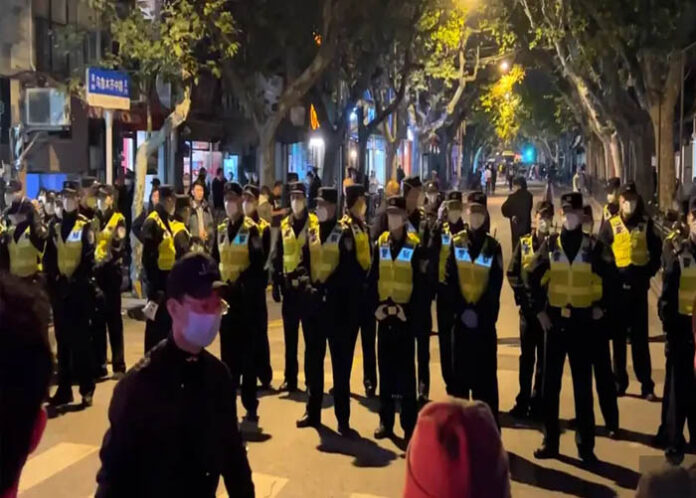 ಪ್ರತಿಭಟನೆ ನಡುವೆಯೂ ಕಠಿಣ ಲಾಕ್‌ಡೌನ್ ಹೇರಿಕೆ ಸಮರ್ಥಿಸಿಕೊಂಡ ಚೀನಾ