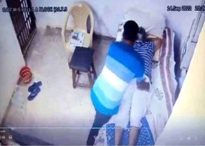 ತಿಹಾರ್ ಜೈಲಿನಿಂದ ವಿಡಿಯೋ ಲೀಕ್: ಮಾಧ್ಯಮದ ಮೇಲೆ ನಿರ್ಬಂಧಕ್ಕೆ ಕೋರ್ಟ್ ಮೊರೆ ಹೋದ ಸತ್ಯೇಂದ್ರ ಜೈನ್!