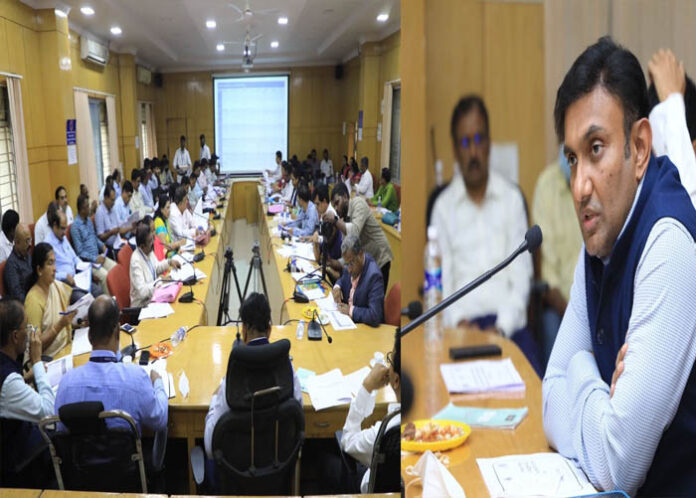 ರಾಜ್ಯದ ಜಿಲ್ಲಾ ಆಸ್ಪತ್ರೆಗಳಲ್ಲಿ ಶೀಘ್ರ ಸಿಗಲಿದೆ 24x7 ಸಹಾಯವಾಣಿಯ ಸೌಲಭ್ಯ!