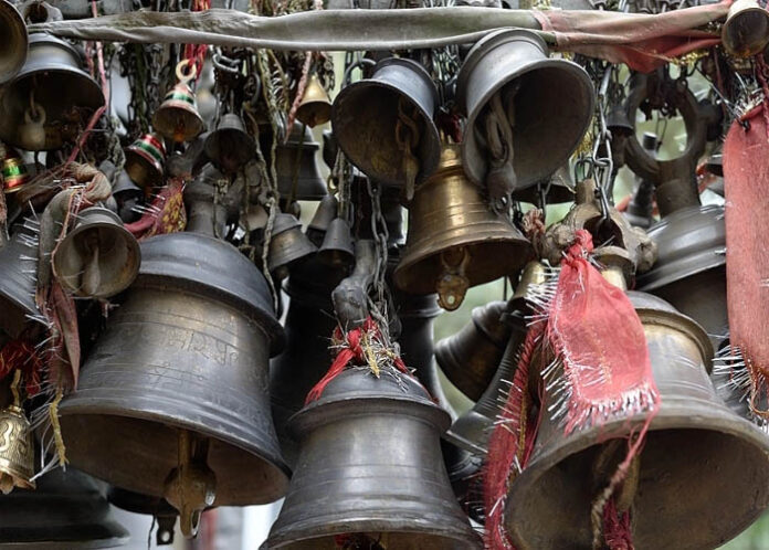 ದೇವಾಲಯಗಳಿಗೆ ನುಗ್ಗಿದ ಕಳ್ಳರು: ಒಂದು ಲಕ್ಷಕ್ಕೂ ಅಧಿಕ ಮೌಲ್ಯದ ಸಾಮಾಗ್ರಿ ಕಳವು