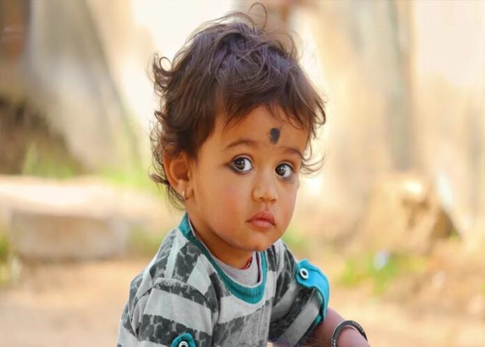 BABY CARE | ಹುಟ್ಟಿದ ಮಕ್ಕಳಿಗೆ ಕಾಡಿಗೆ ಹಚ್ಚುವುದರಿಂದ‌ ಕಣ್ಣುಗಳು‌ ಸುಂದರವಾಗಿ ರೂಪುಗೊಳ್ಳುತ್ತವಾ?