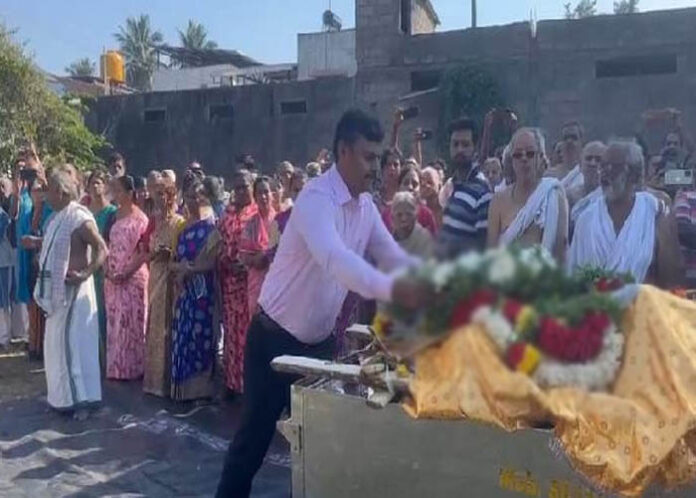 ಸರ್ಕಾರಿ ಗೌರವದೊಂದಿಗೆ ನೆರವೇರಿತು ಗಮಕಿ ಕೇಶವಮೂರ್ತಿ ಅಂತ್ಯಕ್ರಿಯೆ