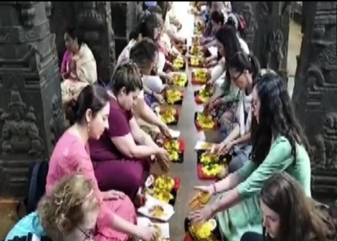 ಕಾಳಹಸ್ತಿಯಲ್ಲಿ ಬ್ರೆಜಿಲ್ ಭಕ್ತರು: ವಿಶೇಷ ಪೂಜೆ ನೆರವೇರಿಸಿದ ವಿದೇಶಿಗರು!