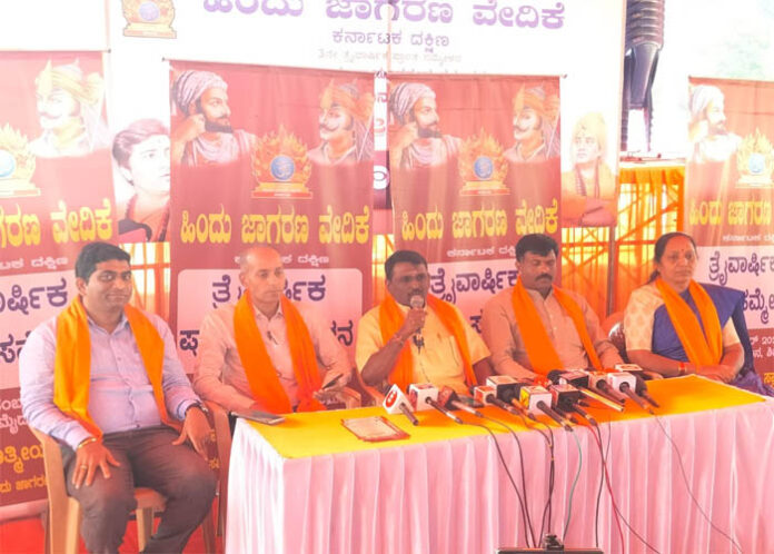 ಮುರ ರೈಲ್ವೇ ಹಳಿ ಚರಂಡಿಯಲ್ಲಿ ವ್ಯಕ್ತಿಯ ಮೃತ ದೇಹ ಪತ್ತೆ