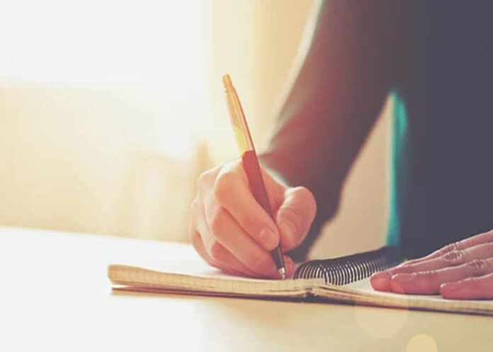 SELF CARE | ಮನಸ್ಸಿನ ಭಾವನೆಗಳನ್ನು ಬರೀತಾ ಹೋದ್ರೆ ಆರೋಗ್ಯಕ್ಕೂ ಲಾಭ, ಹೇಗೆ ನೋಡಿ..
