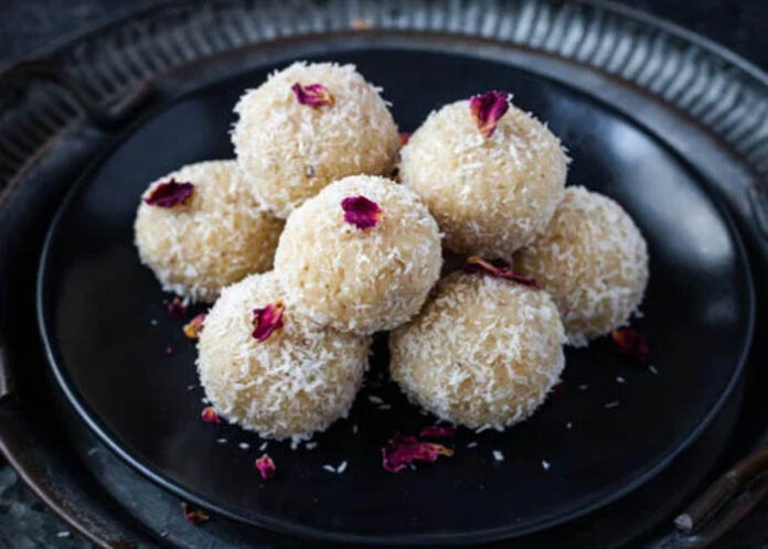 SWEET DISH | ಕೋಕೊನಟ್ ಲಡ್ಡು ಮಾಡೋದು ತುಂಬಾ ಸುಲಭ, ಟೇಸ್ಟಿ ರೆಸಿಪಿ ಇಲ್ಲಿದೆ..