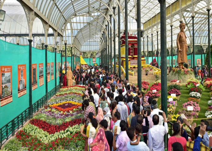 ಬೆಂಗಳೂರಿನ ಇತಿಹಾಸ ತಿಳೀಬೇಕಾ? ಹಾಗಿದ್ರೆ ಈ ಬಾರಿ ಲಾಲ್‌ಬಾಗ್ ಫಲಪುಷ್ಪ ಪ್ರದರ್ಶನಕ್ಕೆ ಭೇಟಿ ನೀಡಿ..