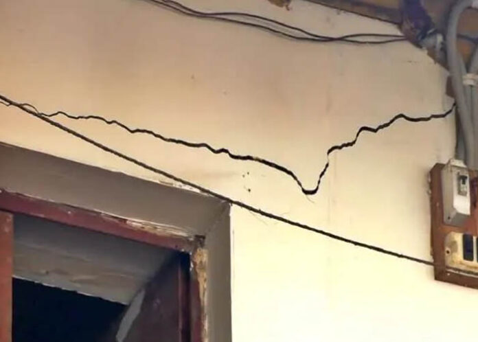 ಉತ್ತರಪ್ರದೇಶದ ಅಲಿಗಢದ ಮನೆಗಳಲ್ಲೂ ಬಿರುಕು