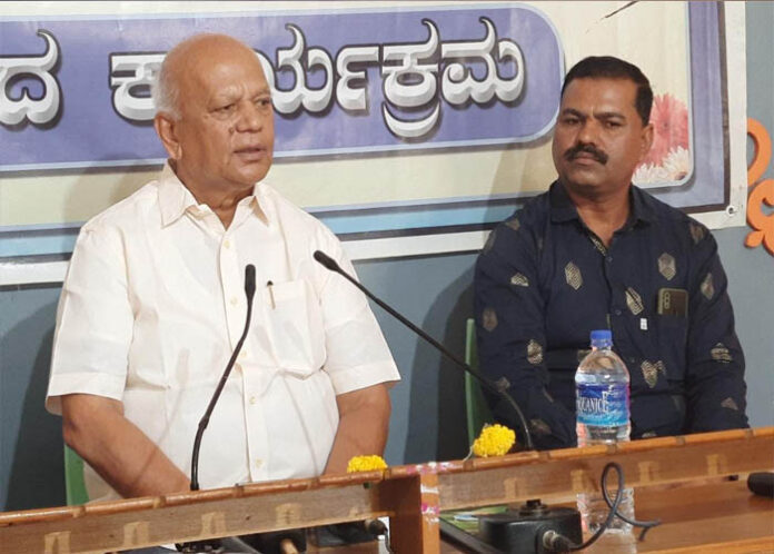 ಕುಟುಂಬ ರಾಜಕಾರಣಕ್ಕೆ ಪ್ರಾಶಸ್ತ್ಯ ನೀಡಬಾರದು : ಎಸ್.ಆರ್.ಪಾಟೀಲ