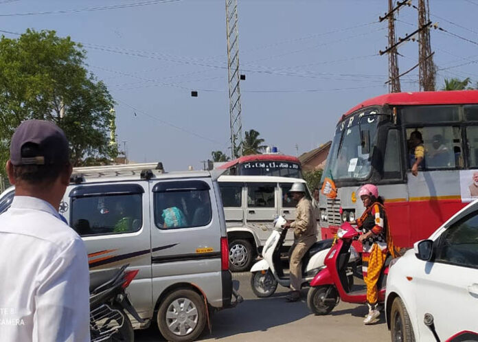 Traffic shock for people who went to see Prime Minister Modi, walked 10 km!