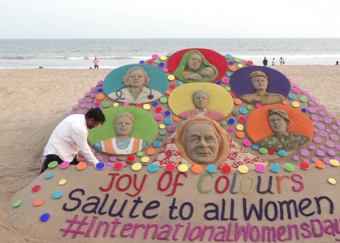 WOMENS DAY | ಮರಳಿನಲ್ಲಿ ಅರಳಿದೆ ಮಹಿಳಾಮಣಿಗಳ ಪ್ರಪಂಚ