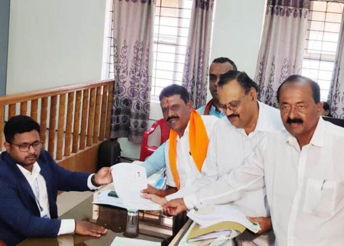 ಅಪ್ಪಚ್ಚುರಂಜನ್, ಕೆ.ಜಿ.ಬೋಪಯ್ಯ- ಮಂಥರ್ ಸಹಿತ ಹಲವರಿಂದ ನಾಮಪತ್ರ ಸಲ್ಲಿಕೆ