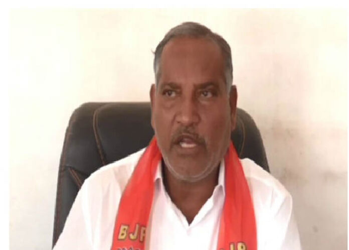 ಬೊಮ್ಮಾಯಿ ದ್ವೇಷದ ರಾಜಕಾರಣಿ, ಟಿಕೆಟ್ ಮಿಸ್ ಆದಂತೆ ಸಿಎಂ ವಿರುದ್ಧ ಓಲೇಕಾರ್ ಕಿಡಿ