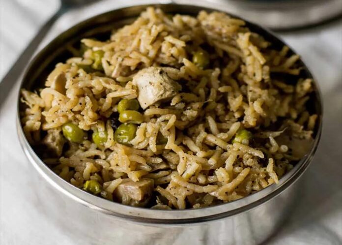 Make delicious Fenugreek Mushroom Bath like this.. Tell me how it tastes..